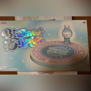 Labubu Big Into Energy Wireless Charger